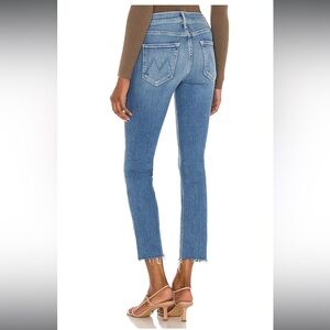 Mother Mid Rise Dazzler Ankle Fray in Riding